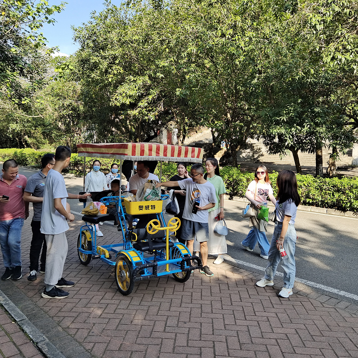 акси гурӯҳ 1